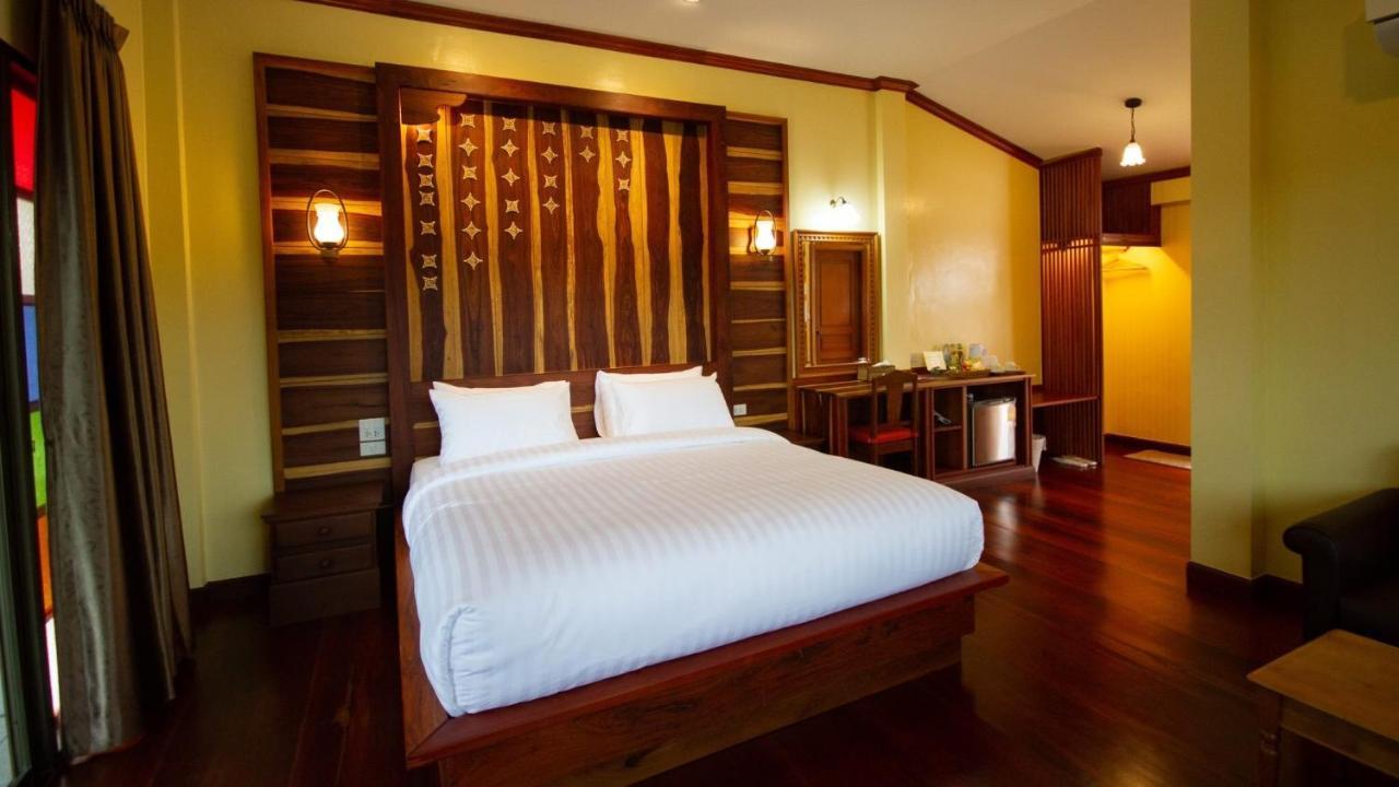 Baan Wanwaree Bed & Breakfast Kanchanaburi Bagian luar foto