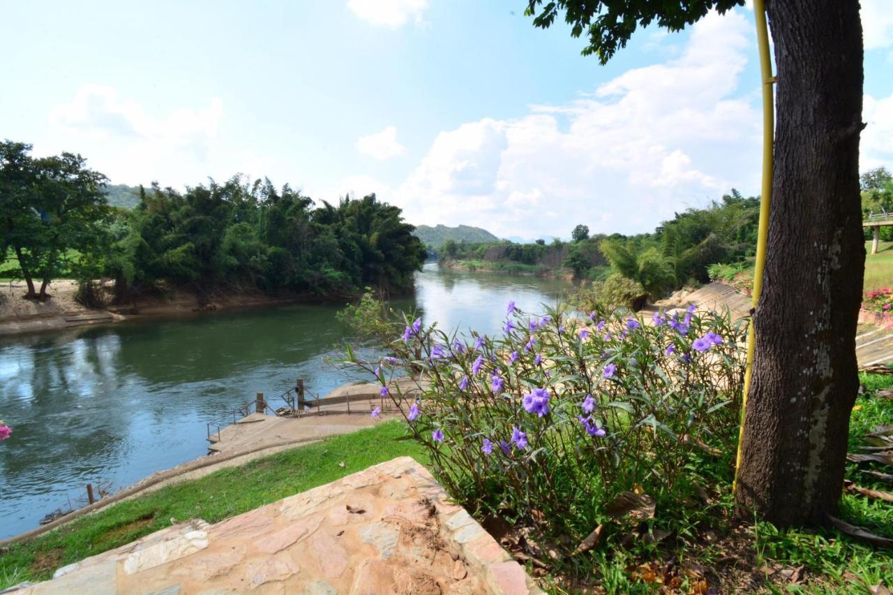 Baan Wanwaree Bed & Breakfast Kanchanaburi Bagian luar foto