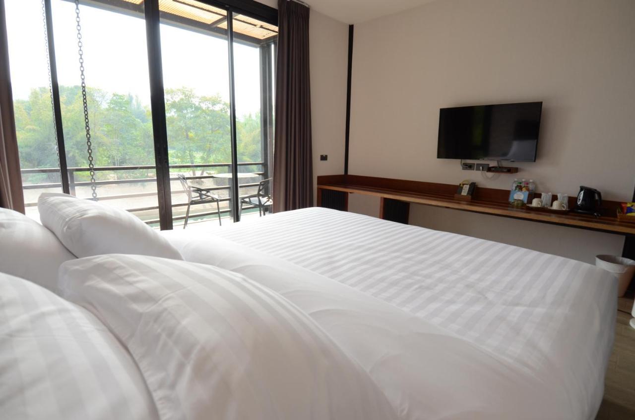 Baan Wanwaree Bed & Breakfast Kanchanaburi Bagian luar foto