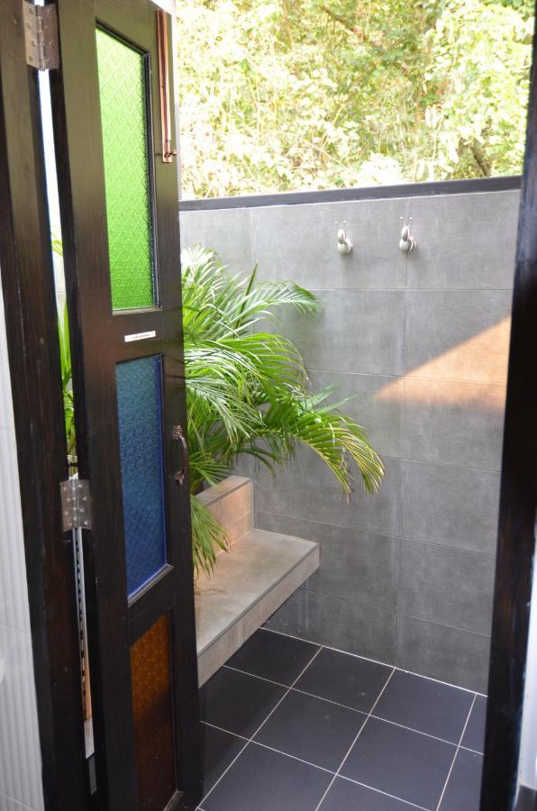 Baan Wanwaree Bed & Breakfast Kanchanaburi Bagian luar foto
