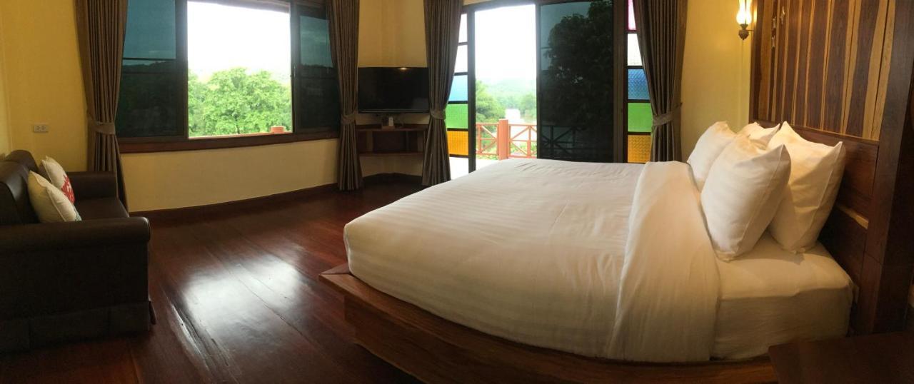 Baan Wanwaree Bed & Breakfast Kanchanaburi Bagian luar foto